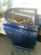 Фотография Дверь задняя правая TOYOTA VITZ 2004г.