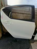 Фотография Дверь задняя правая TOYOTA AQUA 2012г.