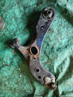 Фотография Рычаг передний левый TOYOTA PRIUS 2010г.