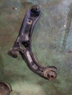 Фотография Рычаг передний правый DAIHATSU MIRA 2011г.