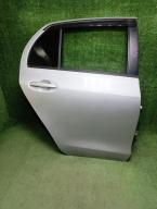 Фотография Дверь задняя правая TOYOTA VITZ 2005г.