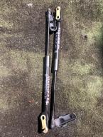 Фотография Амортизатор задней двери TOYOTA VITZ 2019г.