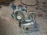 Фотография Подушка двигателя левая TOYOTA PRIUS 2012г.