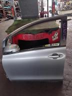 Фотография Дверь передняя левая TOYOTA VITZ 2009г.