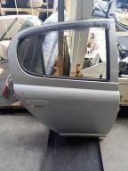 Фотография Дверь задняя левая TOYOTA VITZ 2003г.
