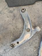 Фотография Рычаг передний правый TOYOTA RACTIS 2009г.