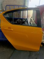 Фотография Дверь задняя правая TOYOTA AQUA 2013г.