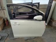 Фотография Дверь передняя правая TOYOTA VITZ 2012г.