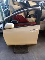 Фотография Дверь передняя левая TOYOTA VITZ 2005г.