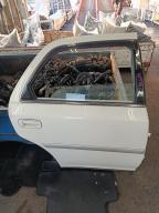 Фотография Дверь задняя правая TOYOTA CRESTA 1998г.
