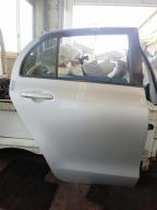 Фотография Дверь задняя правая TOYOTA VITZ 2006г.