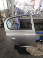 Фотография Дверь задняя правая TOYOTA VITZ 2001г.