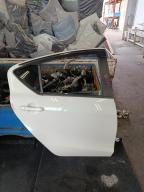 Фотография Дверь задняя правая TOYOTA AQUA 2012г.