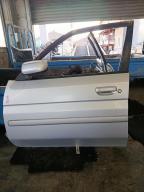 Фотография Дверь передняя левая MAZDA DEMIO 2001г.