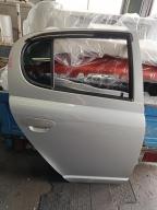 Фотография Дверь задняя правая TOYOTA VITZ 2004г.