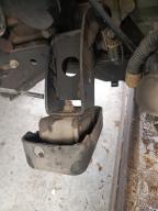 Фотография Подушка двигателя левая MAZDA BONGO FRIENDEE 2001г.