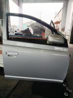 Фотография Дверь передняя правая TOYOTA VITZ 2004г.
